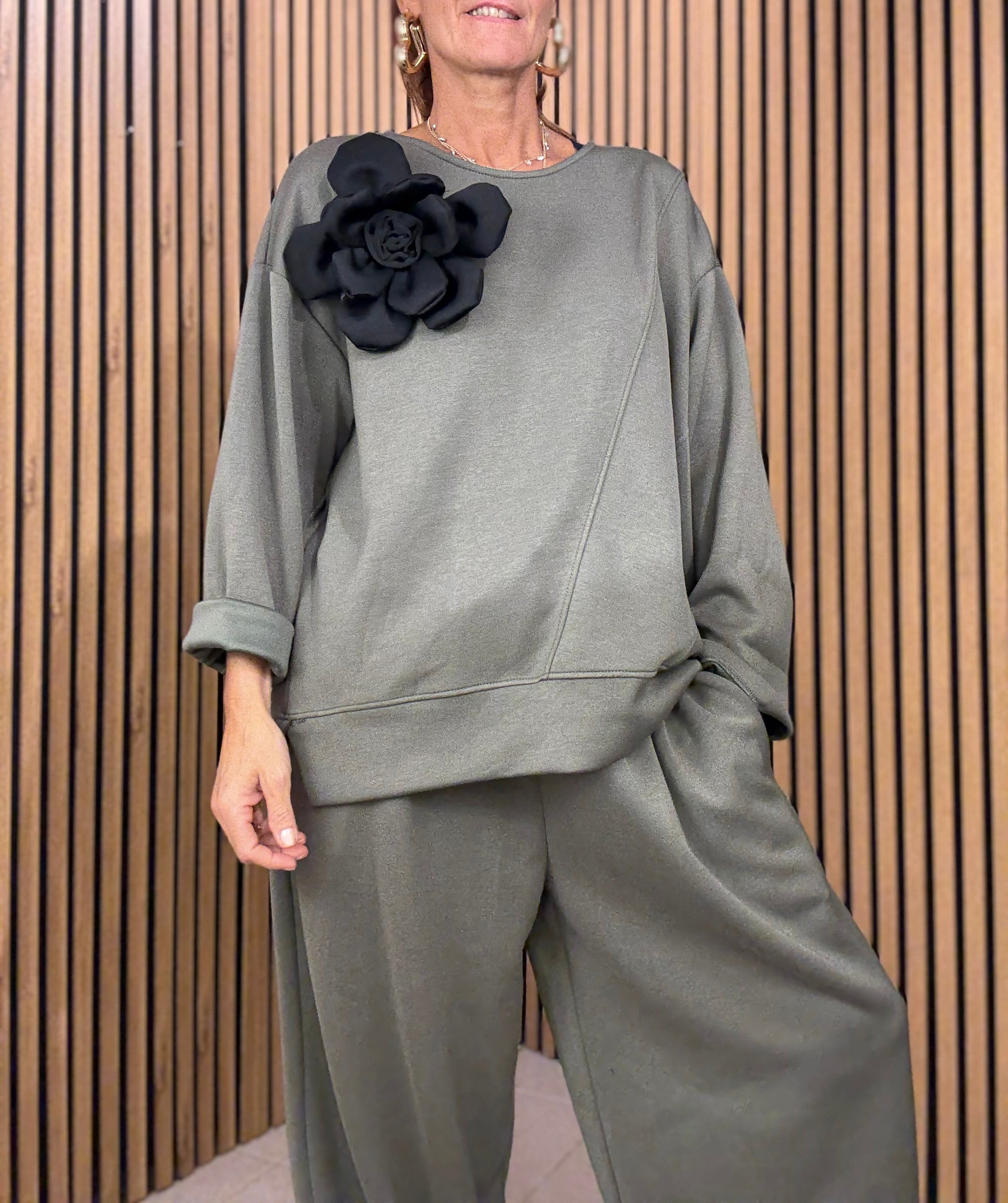 FELPA BLACK ROSE